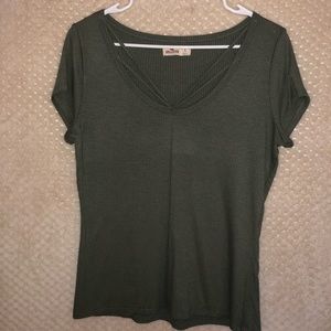 Hollister t shirt